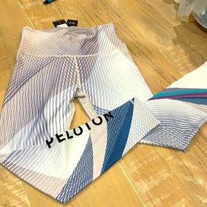 Peloton Leggings NWT - Reversible Highwaist - Size Large